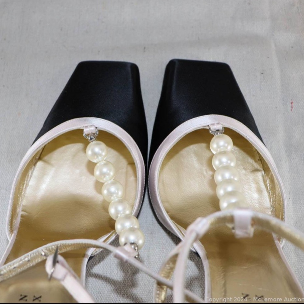 Christian Lacroix satin beaded t-strap pumps sz 10 - Picture 2 of 4